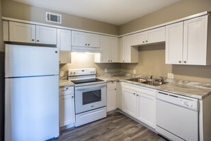 Timber Pines Apartments in Memphis, TN - Building Photo