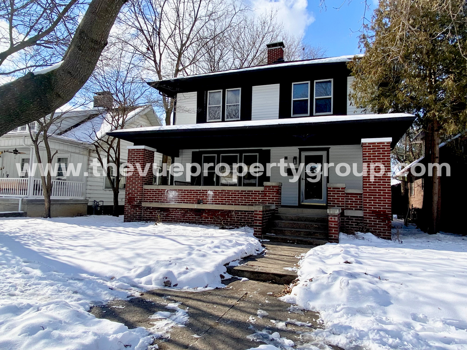 31 S 20th St in Terre Haute, IN - Building Photo