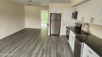 290 N Main St in Ocean Township, NJ - Building Photo - Building Photo