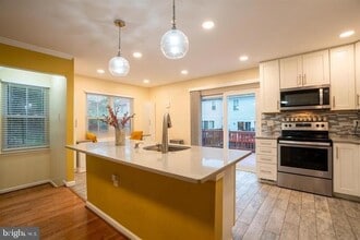 3500 Vintage Spg Ter in Olney, MD - Foto de edificio - Building Photo