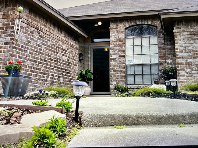 property at 3009 Quail Hollow Dr