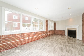 5716 Brinley Dr in Verona, PA - Foto de edificio - Building Photo