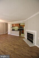 3803 Salemway Ct in Woodbridge, VA - Building Photo