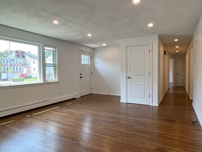 22 Chandler St, Unit 2 in Watertown, MA - Building Photo - Building Photo