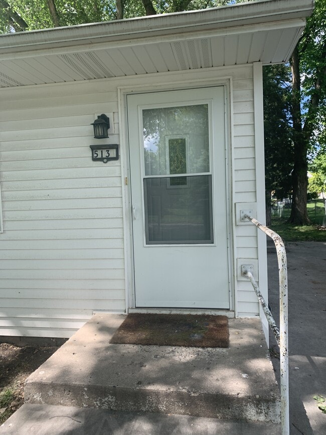 513 W Clark St in Vermillion, SD - Building Photo - Building Photo