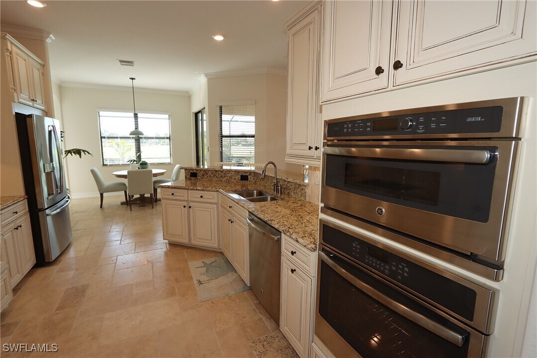 17151 Cherrywood Ct in Bonita Springs, FL - Building Photo