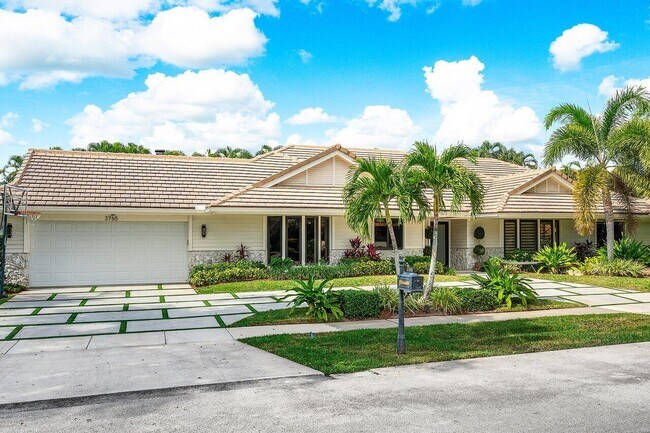 3765 Kings Way in Boca Raton, FL - Building Photo - Building Photo