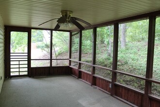 100 Hooper Ct in Oak Ridge, TN - Building Photo - Building Photo