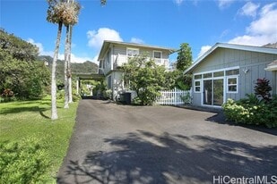 85 Dowsett Ave in Honolulu, HI - Building Photo