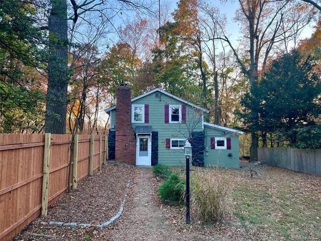 property at 863 Wolcott Ave