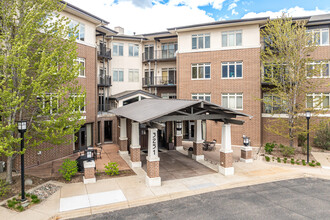 West Oak Condominiums in St. Louis Park, MN - Building Photo - Building Photo