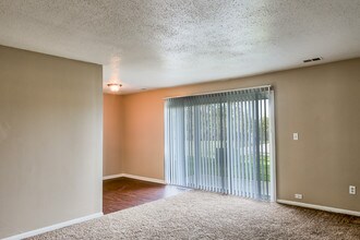 Strawbridge Green in Indianapolis, IN - Building Photo - Building Photo