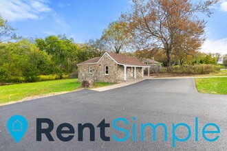 6733 Leeds Manor Rd in Marshall, VA - Building Photo - Building Photo