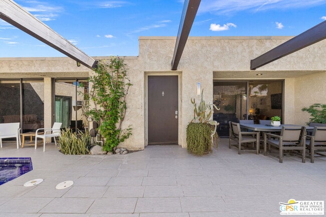 427 N Calle Rolph in Palm Springs, CA - Foto de edificio - Building Photo