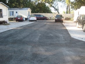 North Tampa Mobile Home Park in Tampa, FL - Foto de edificio - Building Photo