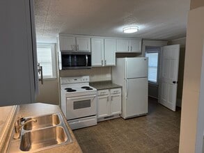 1214 Cooper St in Jackson, MI - Building Photo - Building Photo