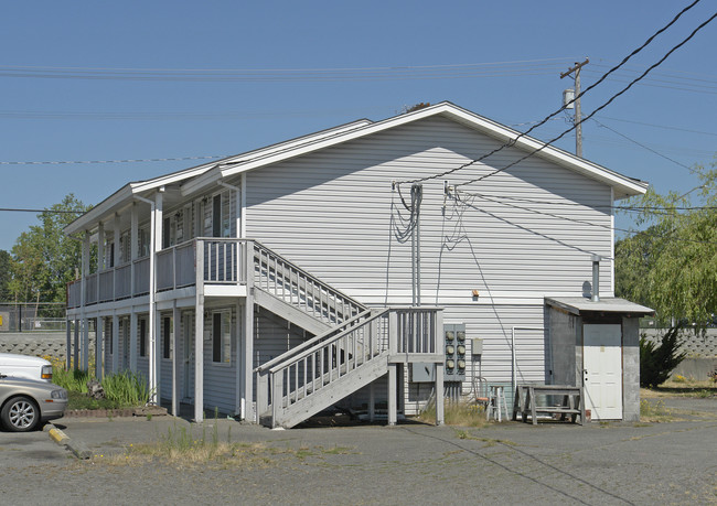 10701 Pacific Hwy SW in Lakewood, WA - Building Photo - Building Photo