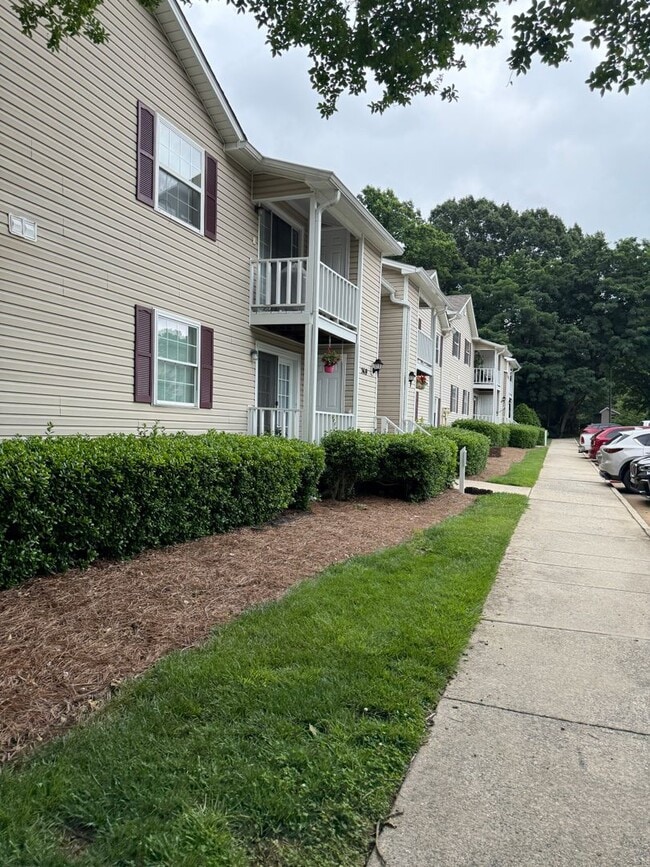 5619 Hornaday Rd in Greensboro, NC - Building Photo - Building Photo