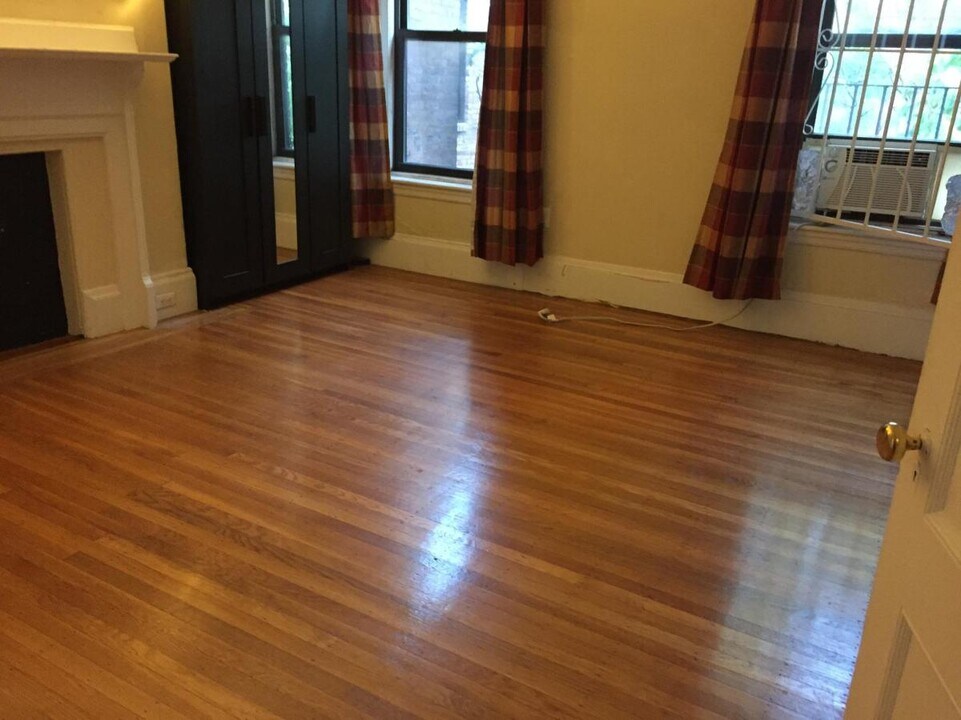 429 Marlborough St, Unit 3B in Boston, MA - Foto de edificio