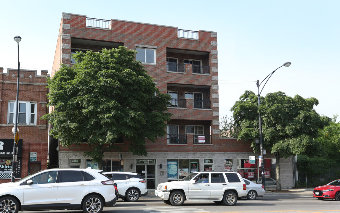 4009-4015 W Fullerton Ave in Chicago, IL - Building Photo