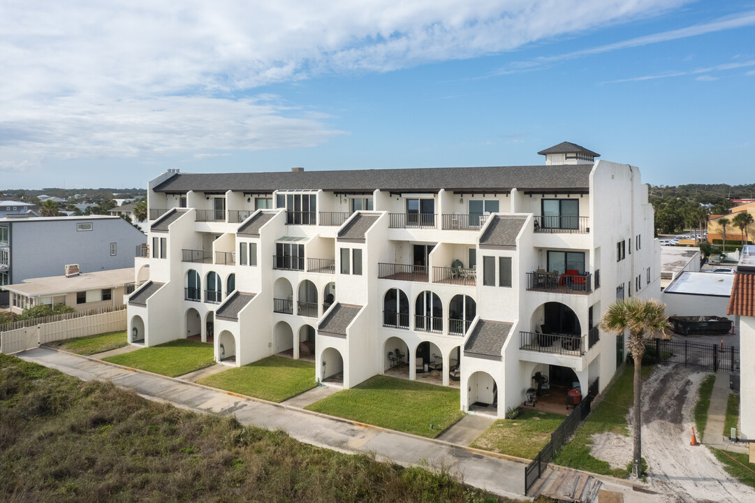 La Playa Condominiums in Jacksonville Beach, FL - Building Photo