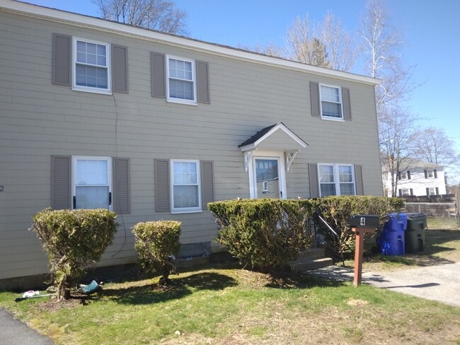 4 Mary Ann Rd, Unit North Manchester Duplex