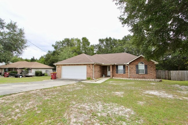 220 Tiffot Ct in Crestview, FL - Building Photo - Building Photo