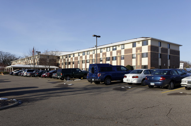 Oak Ridge Manor in Hastings, MN - Foto de edificio - Building Photo