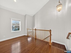 124 Barclay Dr in Nutley, NJ - Building Photo - Building Photo