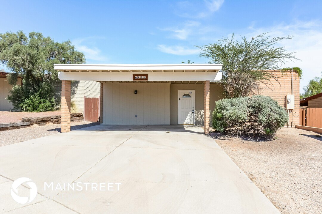 6970 N Asterion Ln in Tucson, AZ - Building Photo