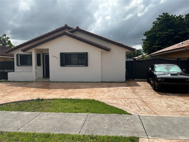 2514 SW 138th Ave in Miami, FL - Building Photo - Building Photo