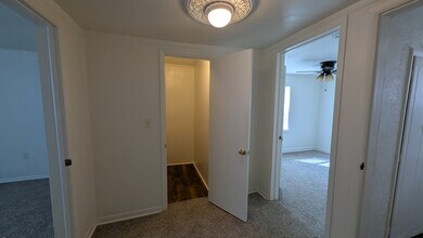 320 W Dill St in Shawnee, OK - Building Photo - Building Photo