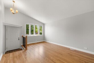 1702 N Drury Ln in Arlington Heights, IL - Building Photo - Building Photo