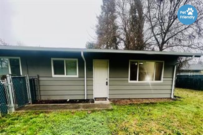 property at 723 SW Bridge St