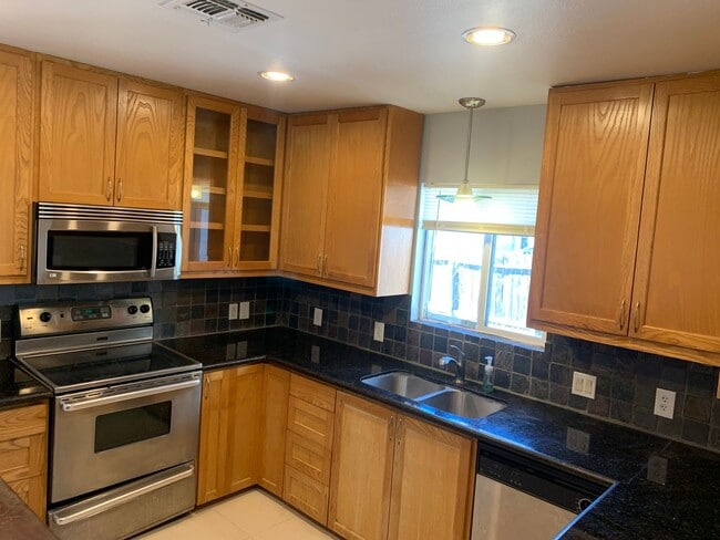 3629 Lawnview St in Corpus Christi, TX - Building Photo - Building Photo