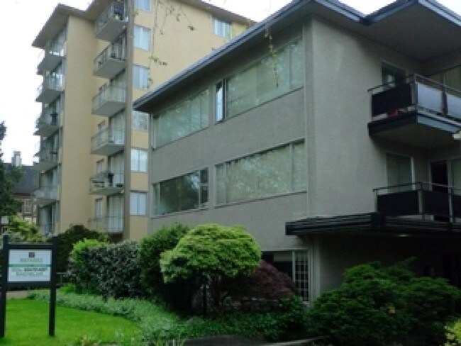 Villa Paloma in Vancouver, BC - Building Photo - Building Photo