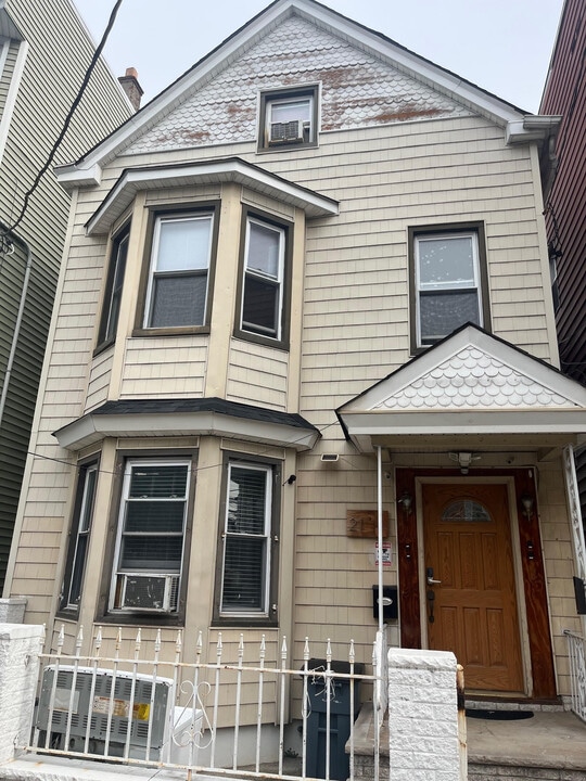 21 Elliott St, Unit 2 in Newark, NJ - Foto de edificio