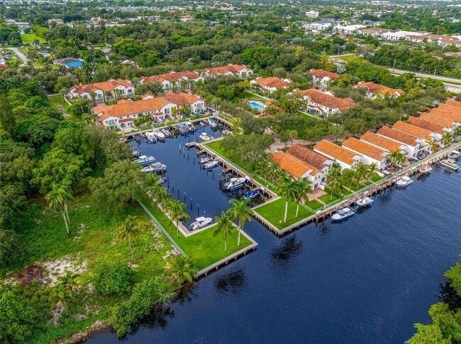 property at 2900 Hidden Harbour Ct