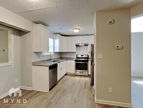 545 Haymarket Ct in Riverdale, GA - Building Photo - Building Photo