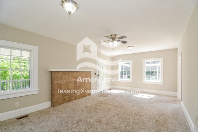 1117 Berkshire Rd in Fayetteville, NC - Foto de edificio - Building Photo