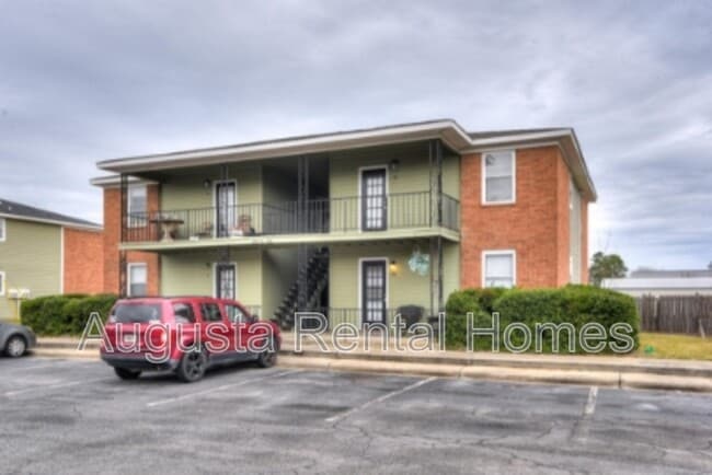 property at 2575 1/2 Tobacco Rd