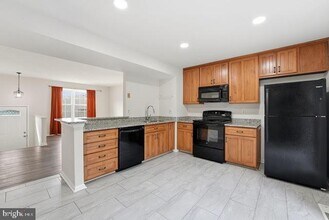 3031 Antrim Cir in Dumfries, VA - Building Photo - Building Photo