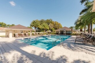 Legacy Palm Gardens in Hialeah, FL - Building Photo - Building Photo