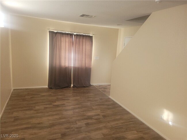 property at 2286 Diamond Pointe St