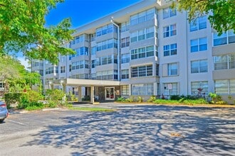 6600 Cypress Rd in Plantation, FL - Building Photo - Building Photo
