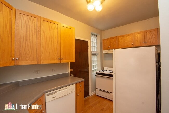 4224 N Paulina St, Unit J06W in Chicago, IL - Building Photo - Building Photo