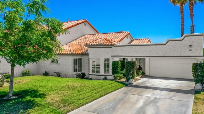 property at 699 Vista Lago Cir N