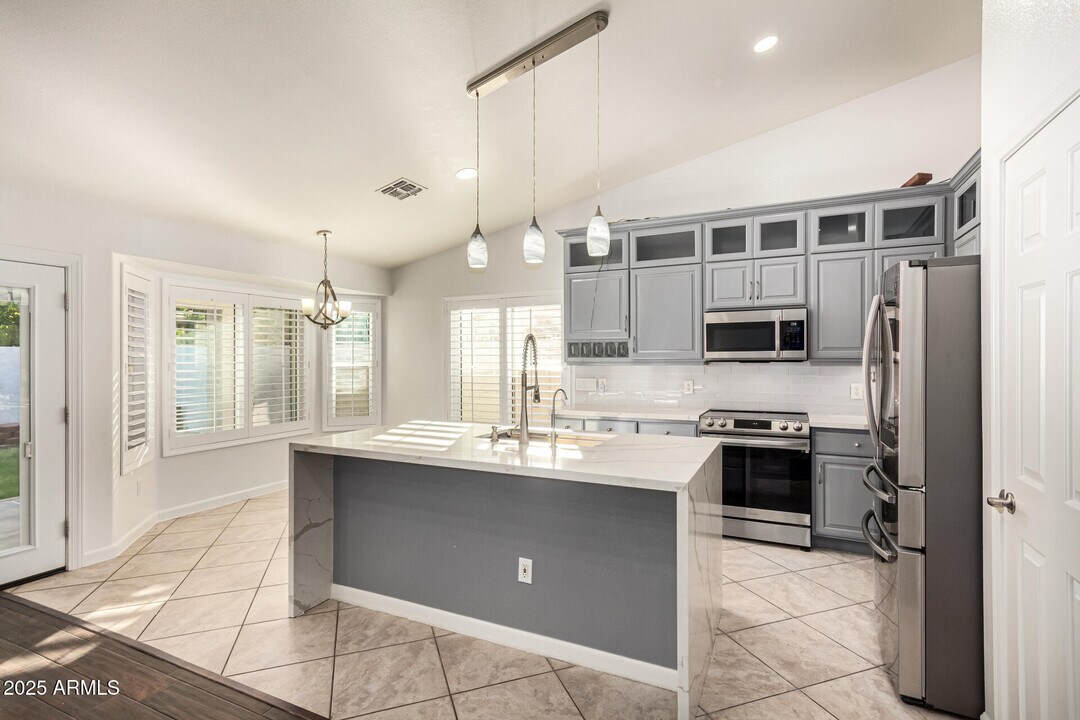 1825 E Arabian Dr in Gilbert, AZ - Building Photo