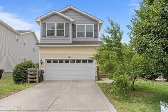 123 Lightwater Dr in Aberdeen, NC - Foto de edificio - Building Photo