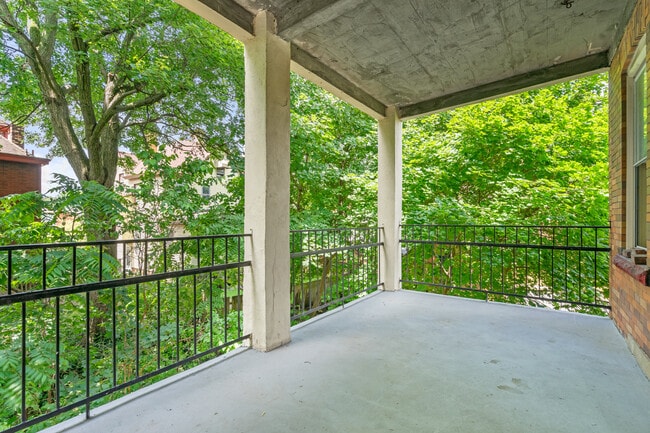 Alta Vista Apartments